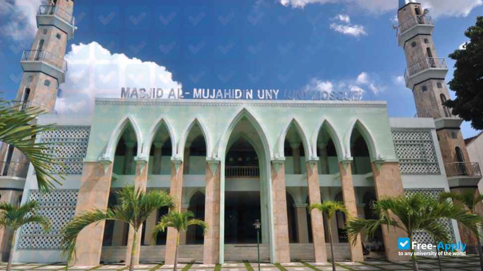Universitas Negeri Yogyakarta photo #8