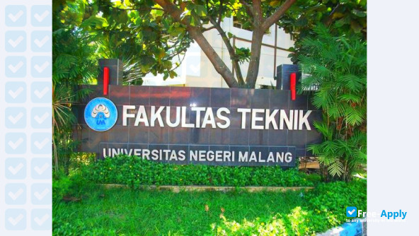 Foto de la Universitas Negeri Yogyakarta #2