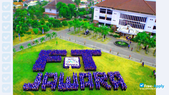 Universitas Negeri Yogyakarta фотография №5
