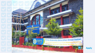 Miniatura de la Universitas Ahmad Dahlan Yogyakarta #5