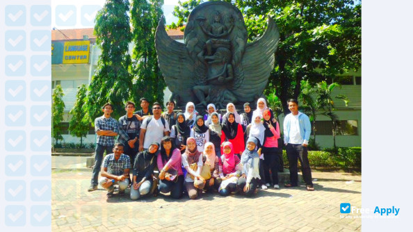 Foto de la Universitas Airlangga #10