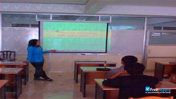 Foto de la Universitas AKI #9