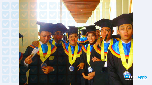 Politeknik Negeri Semarang photo #2