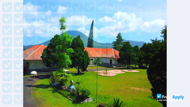Photo de l’Christian University of Indonesia, Tomohon #5