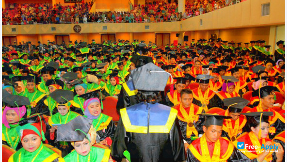 Foto de la Universitas MPU Tantular #5