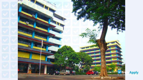 Foto de la Universitas MPU Tantular #2