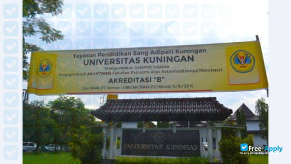 Foto de la University of Kuningan #3