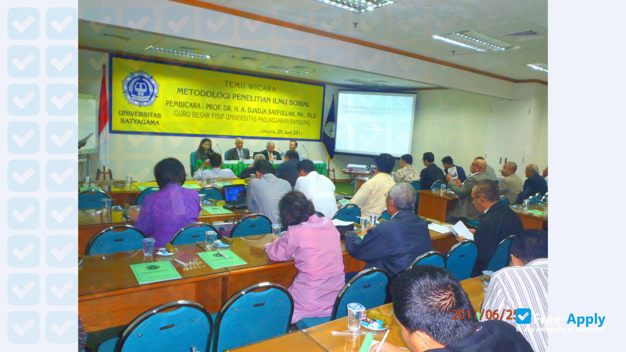 Foto de la Universitas Satyagama #6