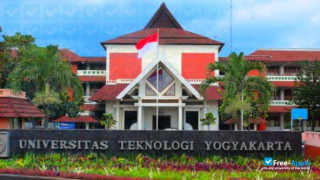 Universitas Teknologi Yogyakarta миниатюра №2