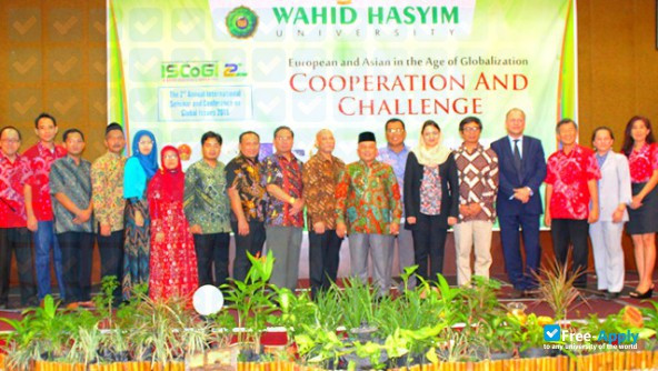 Foto de la Universitas Wahid Hasyim #3