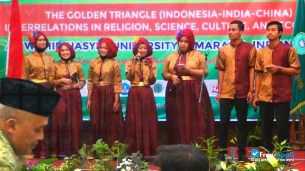 Foto de la Universitas Wahid Hasyim #1