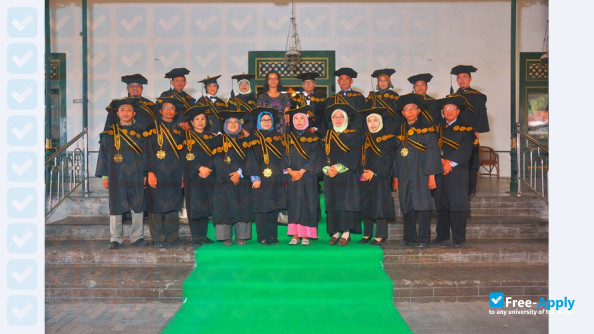 Foto de la Universitas Widya Mataram1982 #4
