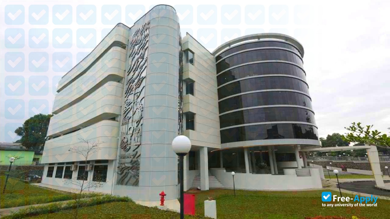 Foto de la University Pendidikan National #7
