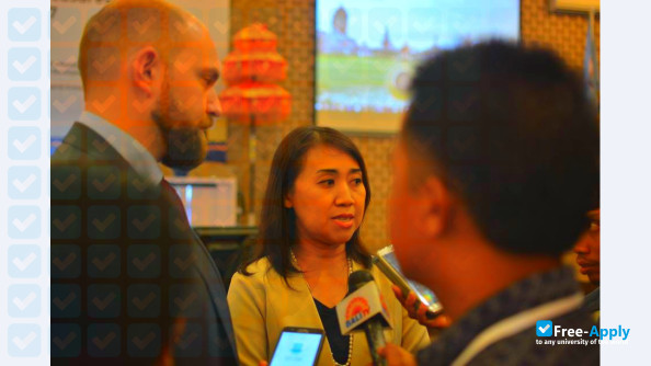Foto de la University Pendidikan National #4