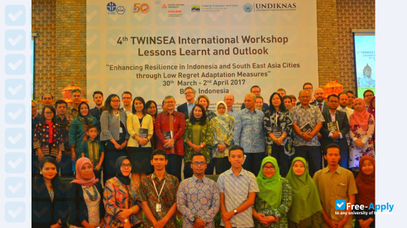 Foto de la University Pendidikan National #5