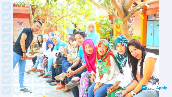 Foto de la Universitas Wiralodra Indramayu #4