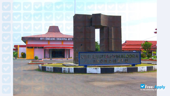Foto de la Universitas Wiralodra Indramayu