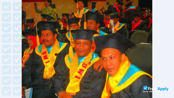 Universitas Wiraswasta Indonesia photo #3