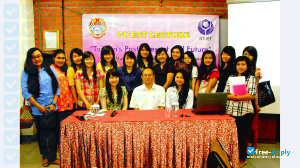 Foto de la Widya Manadala Catholic University #6