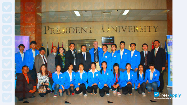 Foto de la President University #5