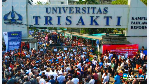 Photo de l’Universitas Surapati #4