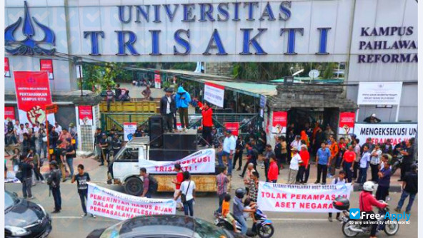 Photo de l’Universitas Surapati #5