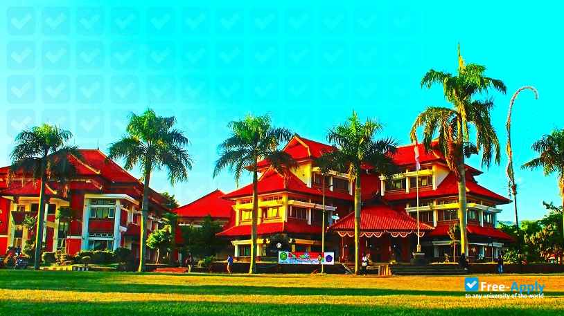 Universitas Pendidikan Ganesha фотография №5