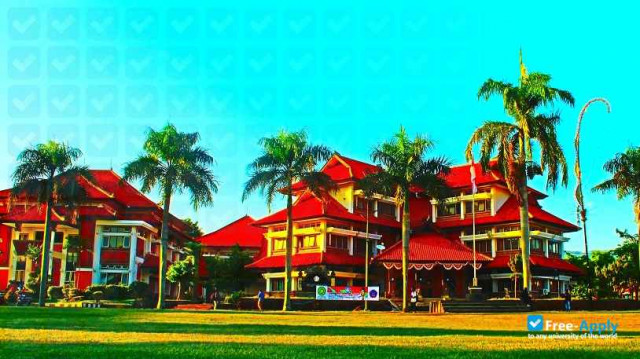 Universitas Pendidikan Ganesha фотография №4