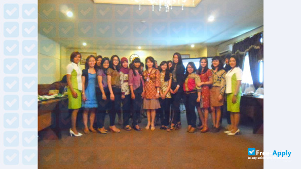 Foto de la Institute for Business and Multimedia asmi #10