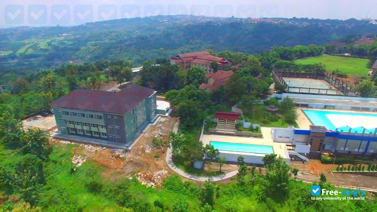 Foto de la Semarang State University #2