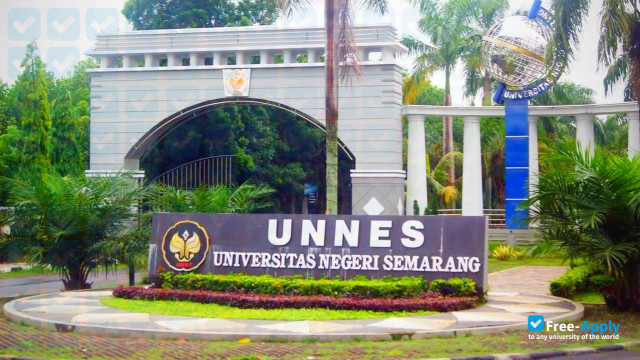 Semarang State University photo #3