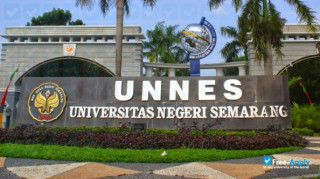 Miniatura de la Semarang State University #1