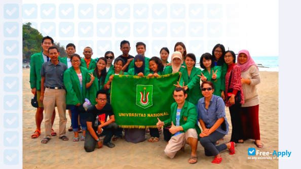 Foto de la National University of Jakarta #4