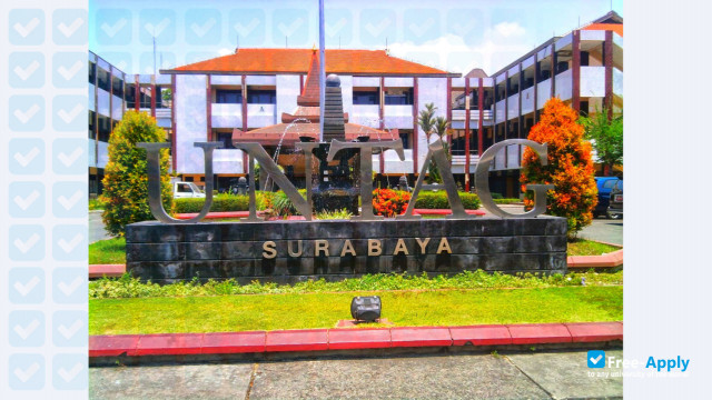 Foto de la Universitas 45 Surabaya #2