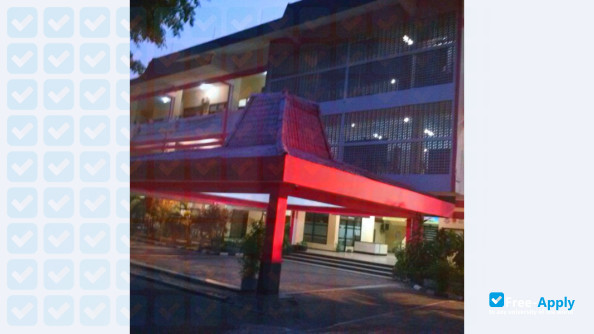 Foto de la Universitas 45 Surabaya #3