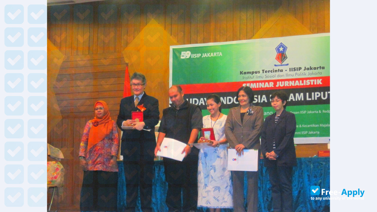 Photo de l’Institut Ilmu Sosial dan Ilmu Politik Jakarta #3