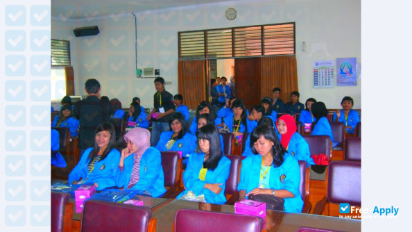 Foto de la Universitas Tama Jagakarsa #2