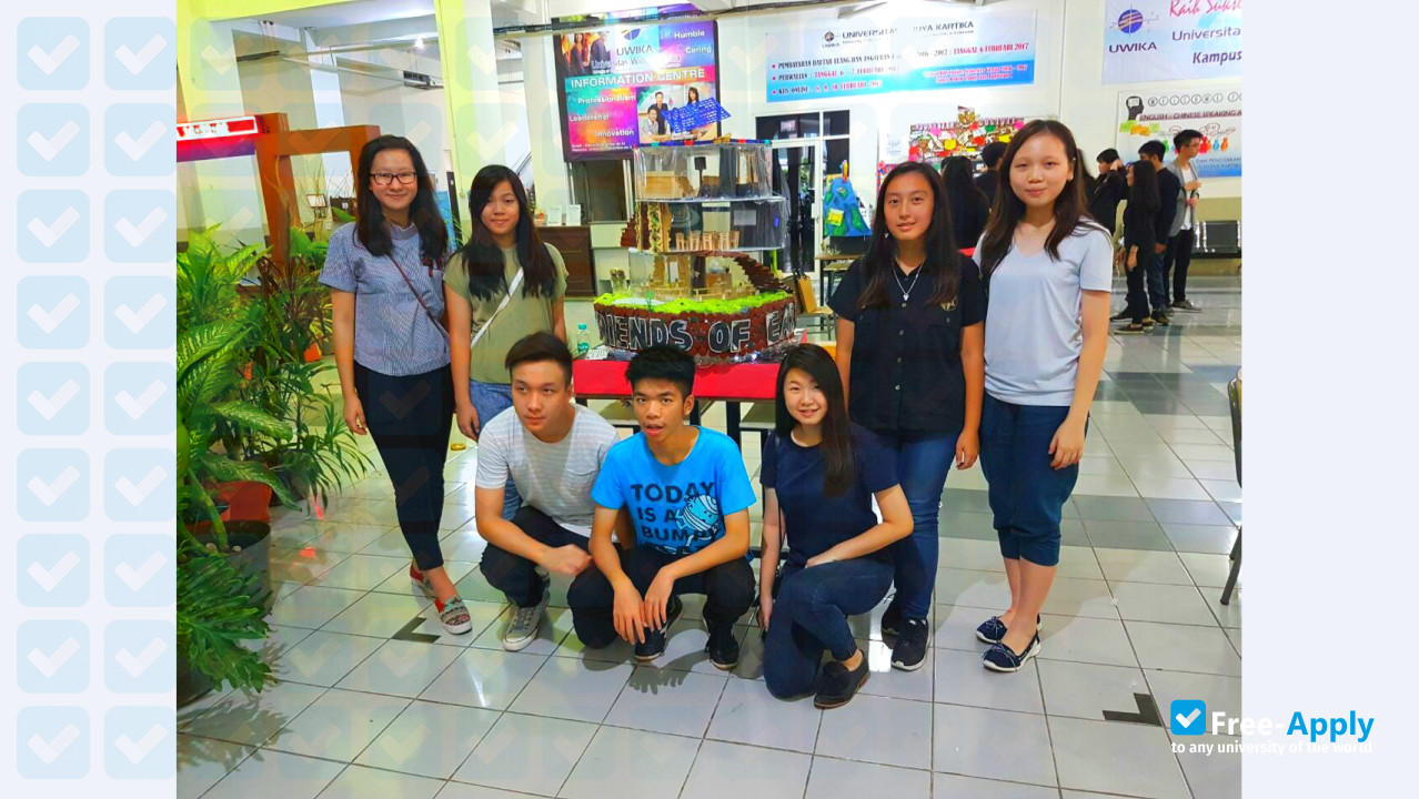 Foto de la Universitas Widya Kartika #2