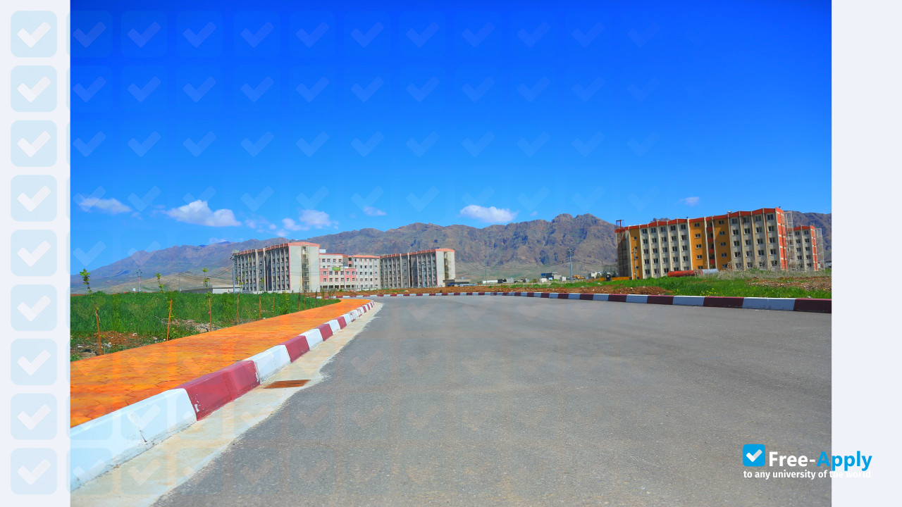 Foto de la University of Raparin #3