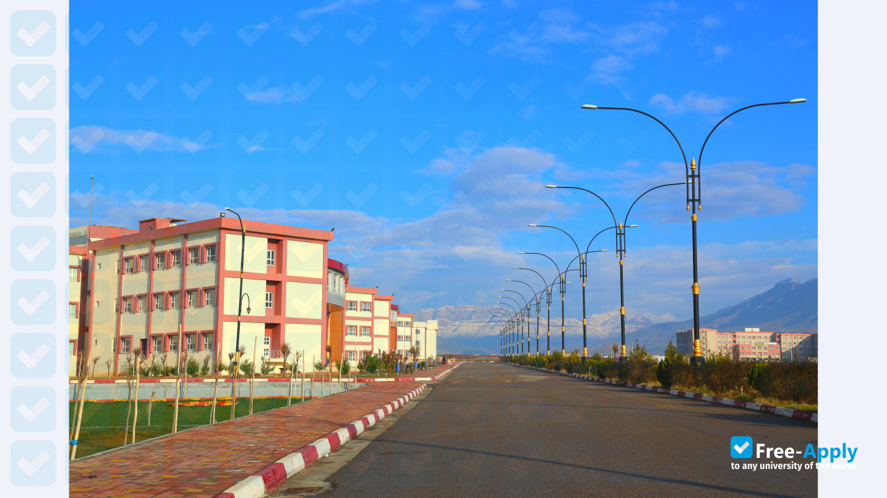 Foto de la University of Raparin #8
