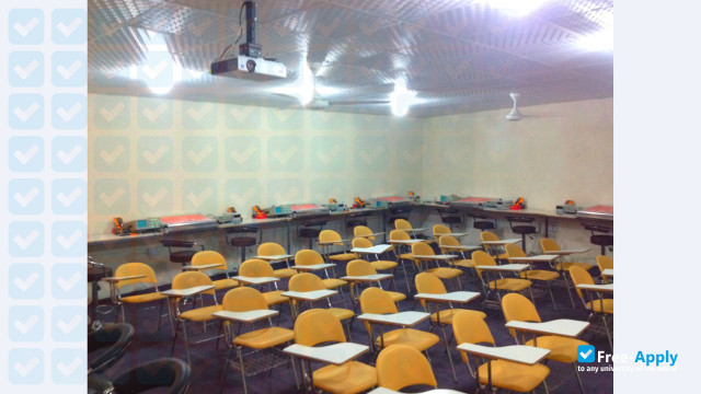 Photo de l’Basrah University College of Science and Technology #2