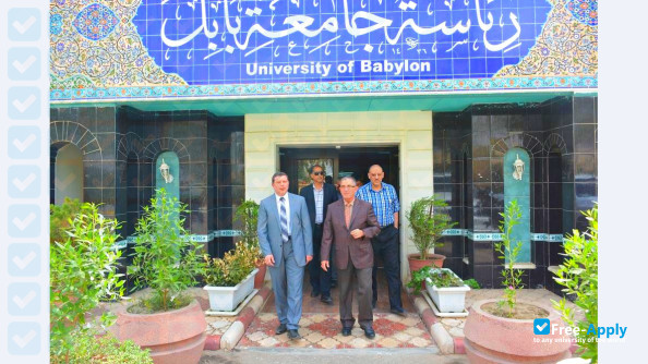 Foto de la University of Babylon #3