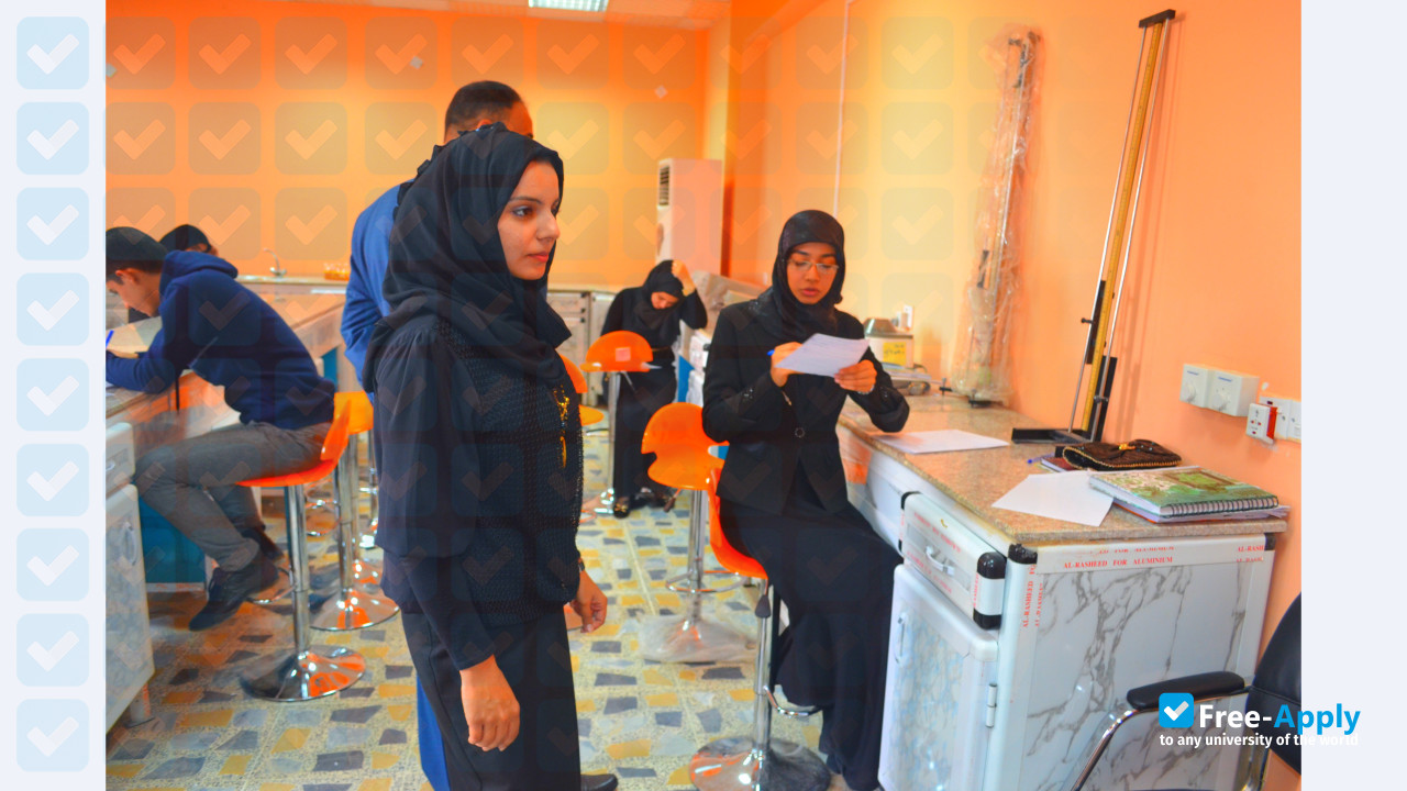 Foto de la Al-Qasim Green University #2