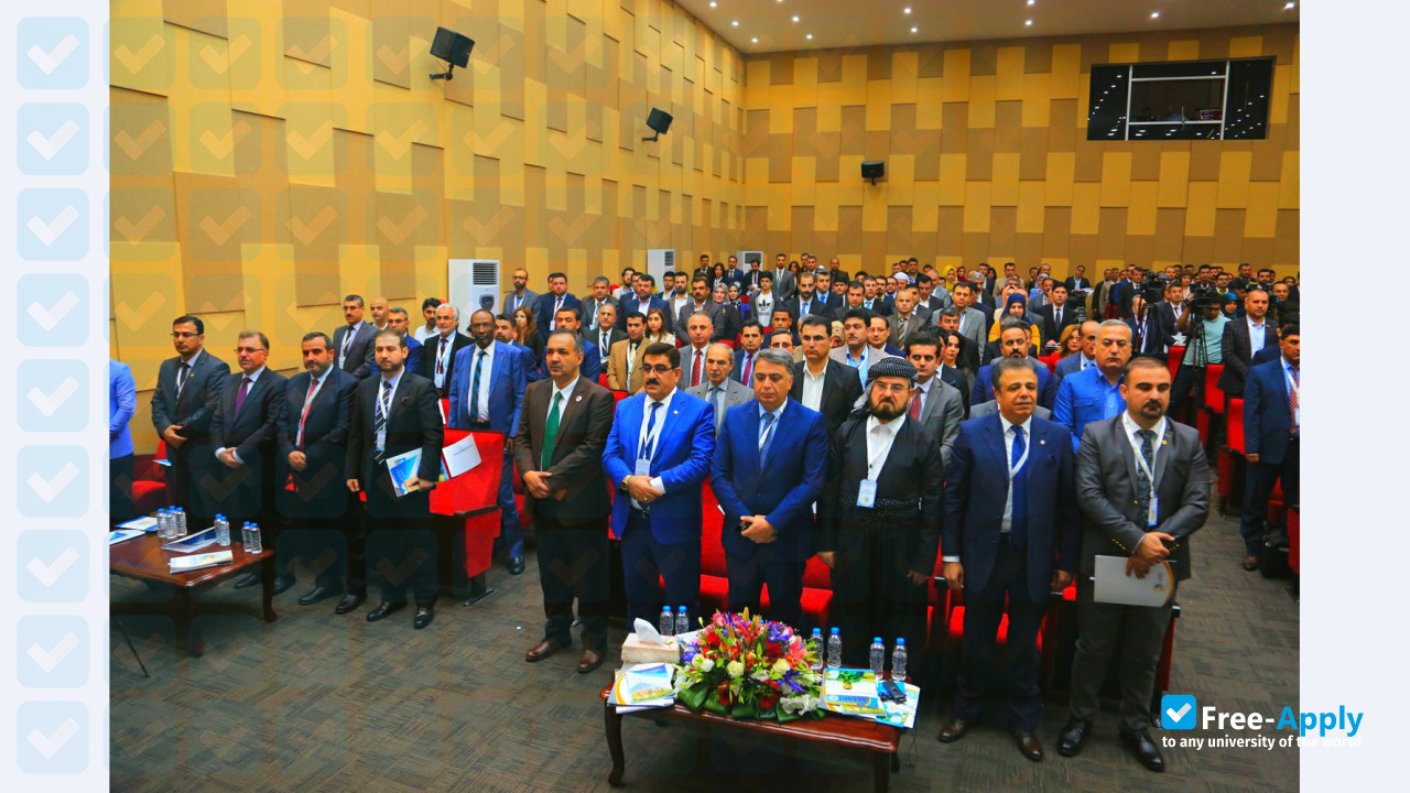 Foto de la University of Human Development #3