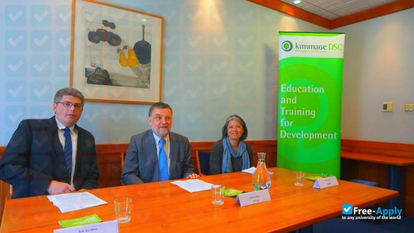 Foto de la Development Studies Centre #2