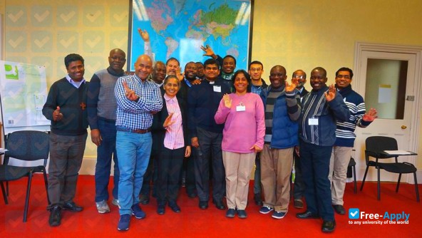 Foto de la Development Studies Centre #6