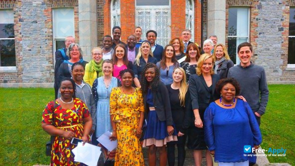 Foto de la Development Studies Centre #3