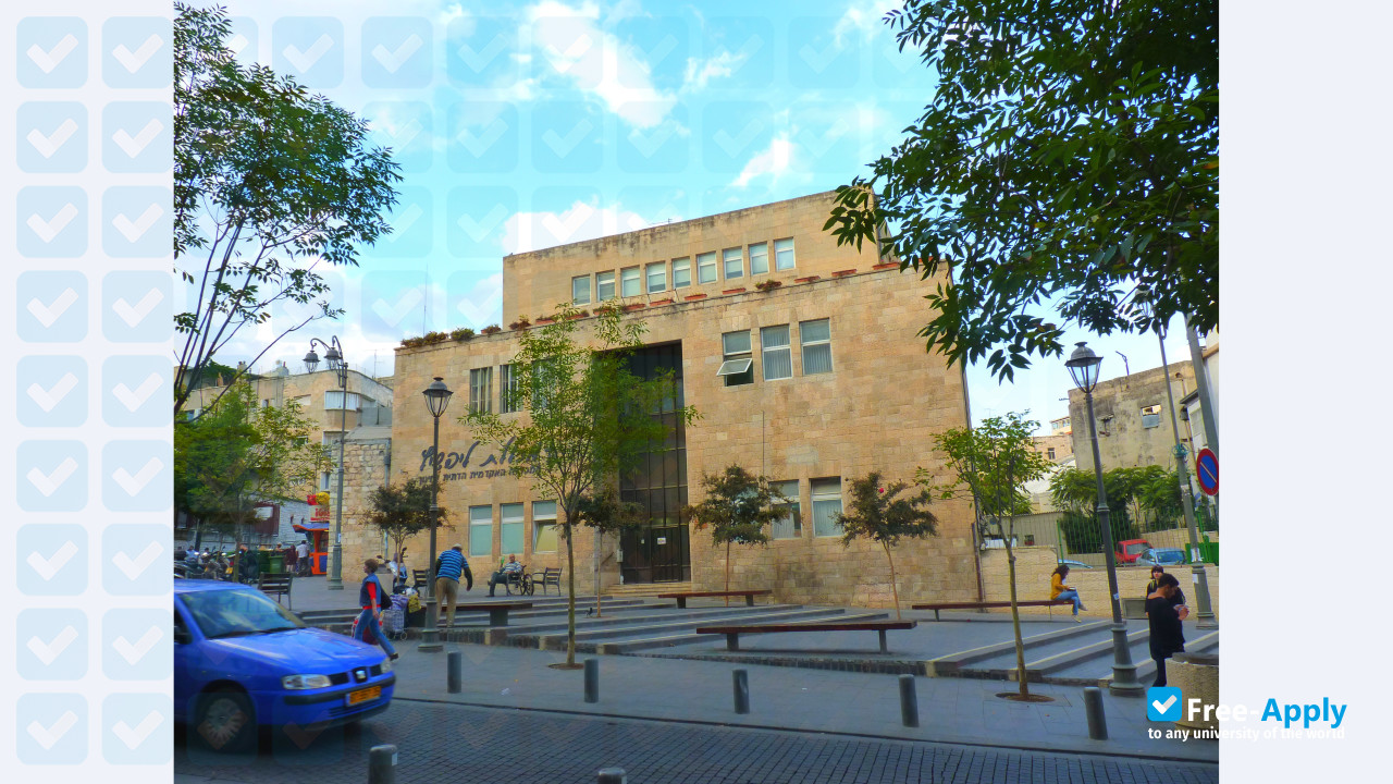 Foto de la Lifshitz College of Education #3