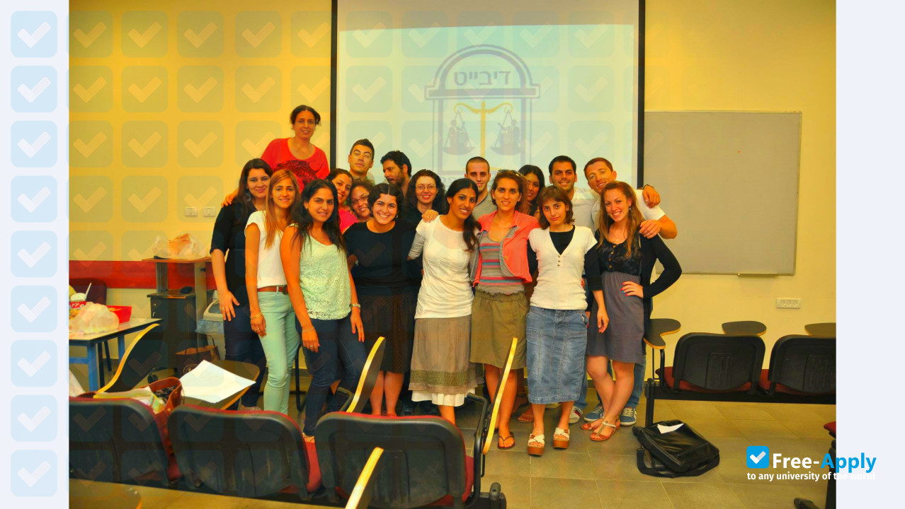Photo de l’Academic Center of Law and Science #5