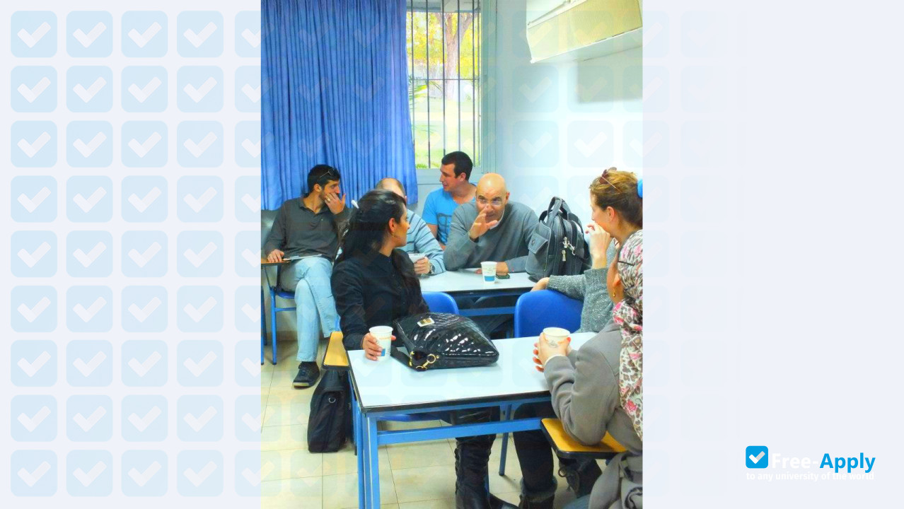 Photo de l’Academic Center of Law and Science #9